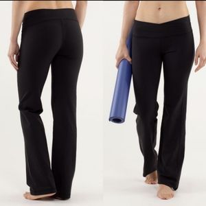 Lululemon black Astro pant gently worn